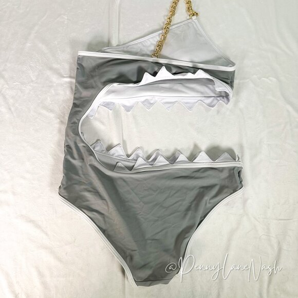 Shein Girls Shark Bite One Piece Swimsuit with Chain Strap - Picture 5 of 8